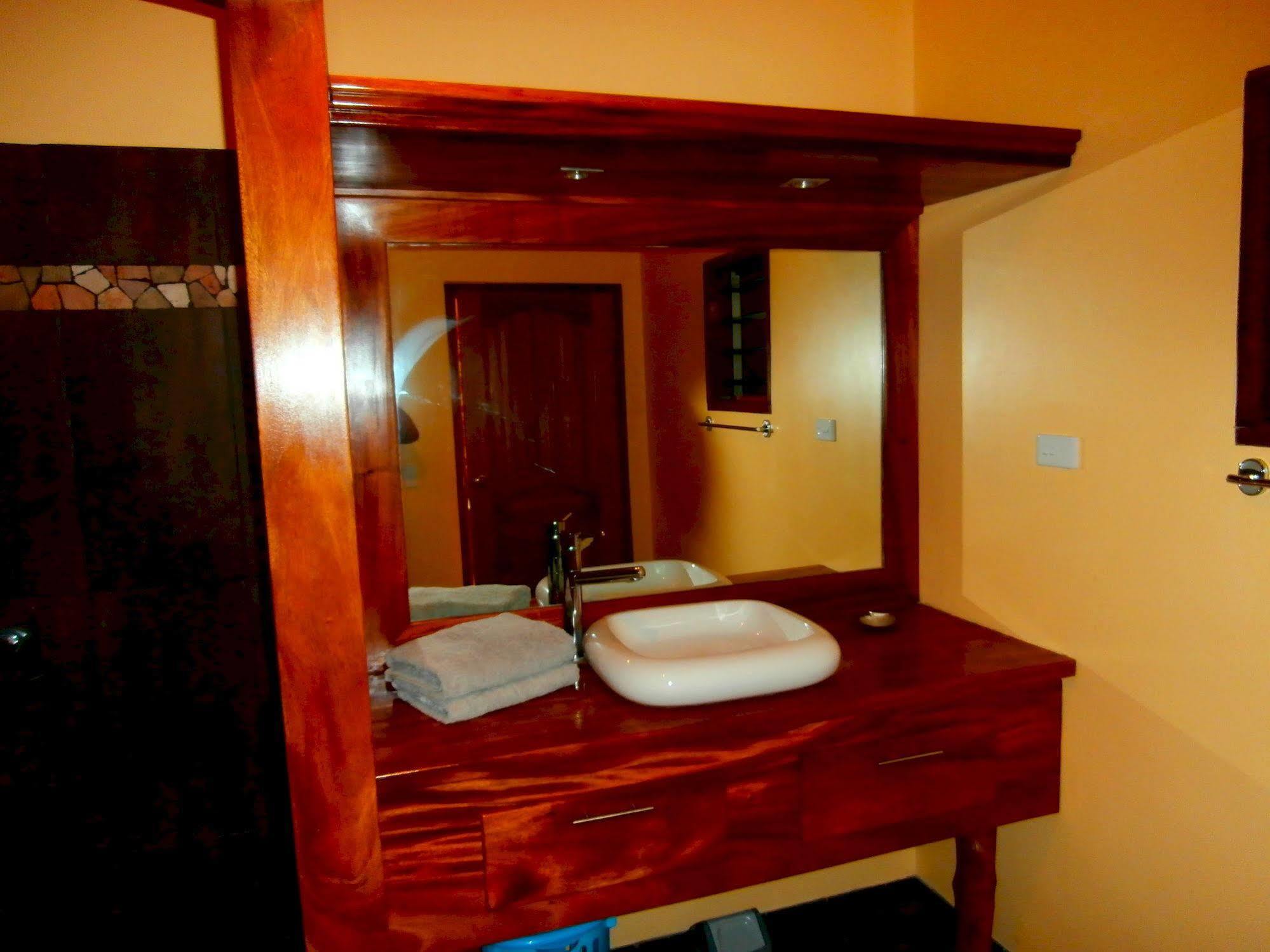 Korovesi Sunshine Villas Savusavu Bagian luar foto